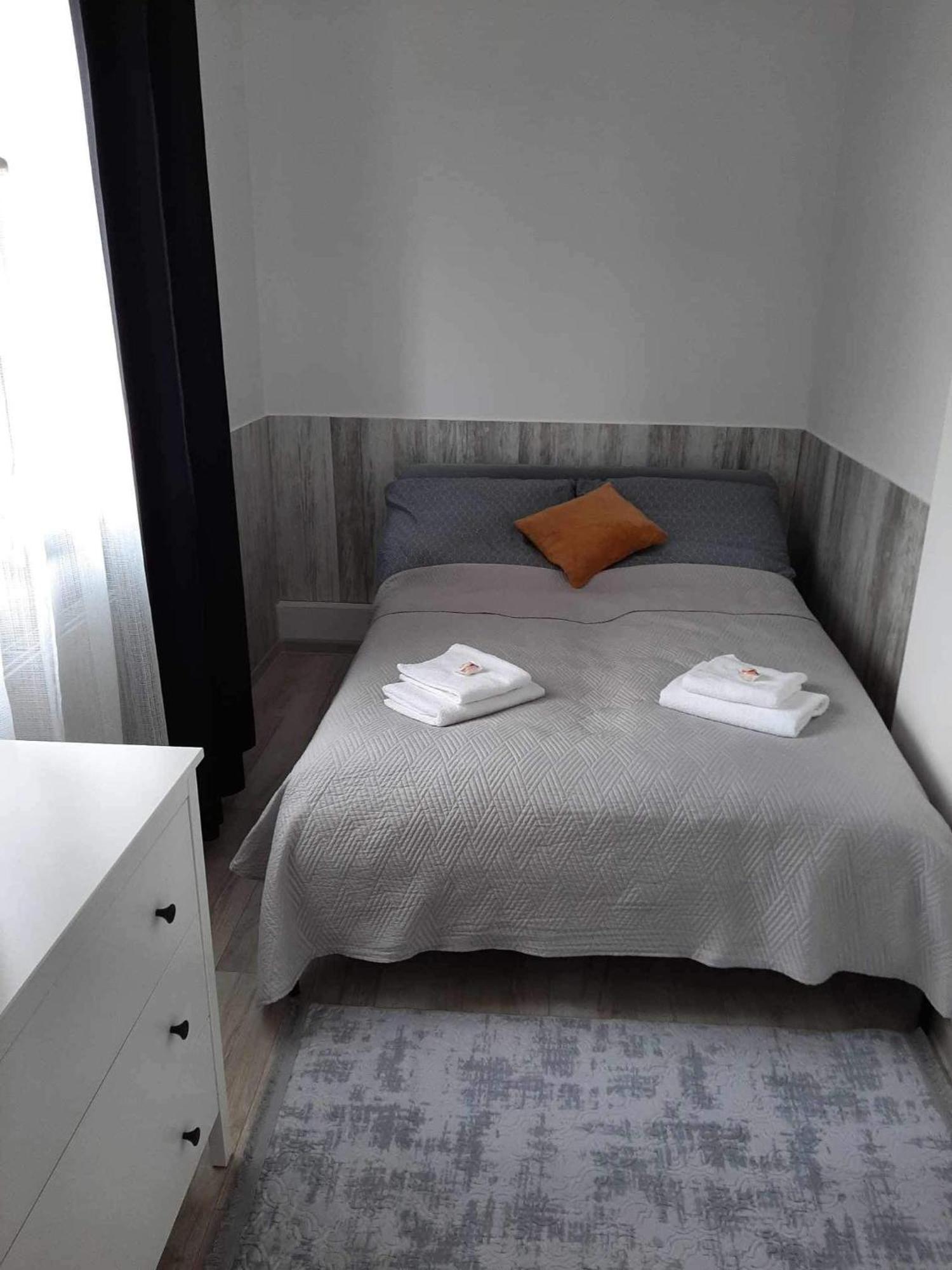 Apartament Zelazna